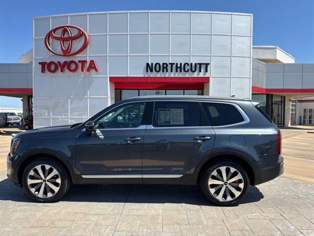 2022 Kia Telluride S in Gravity Grey — front three-quarter view